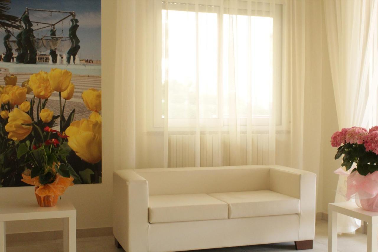 Clara Hotel 3*