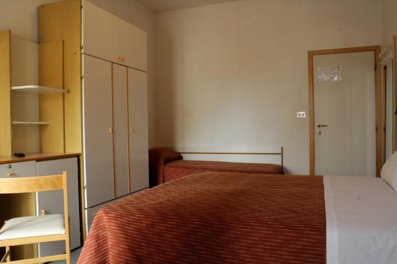 Clara Hotel 3*