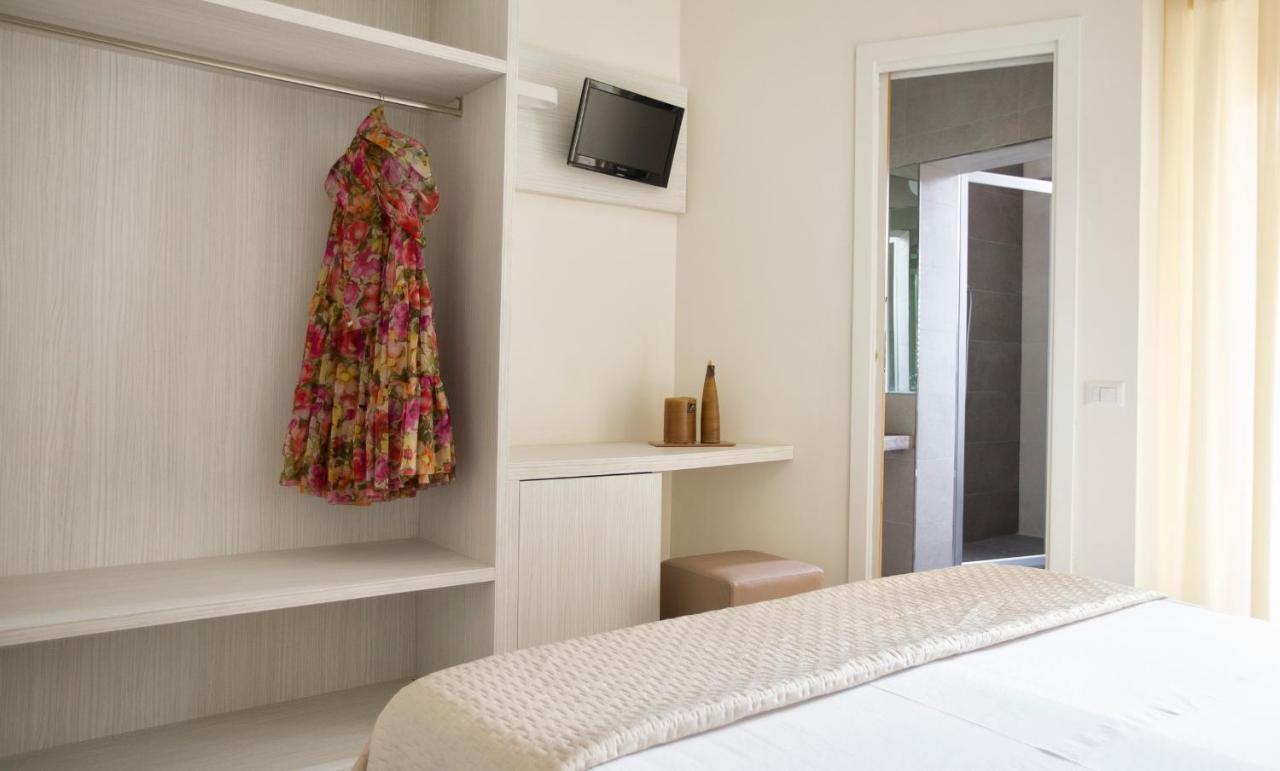 Clara Hotel 3*
