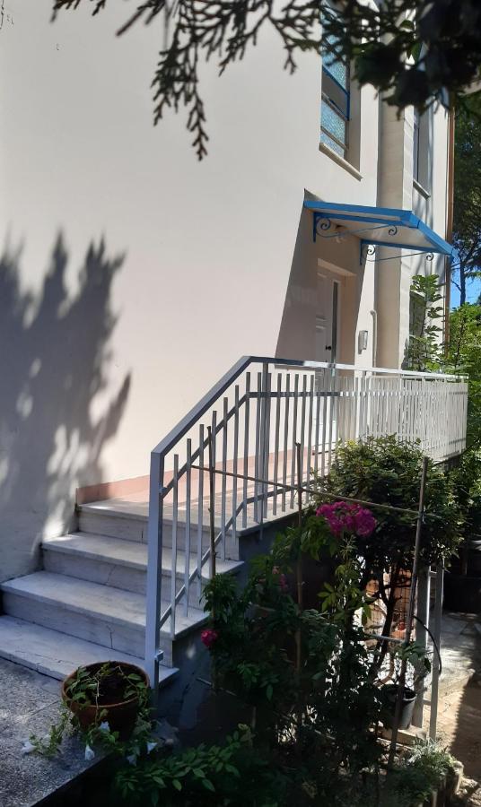 Beeliving Room&breakfast (adults Only) Bed & Breakfast