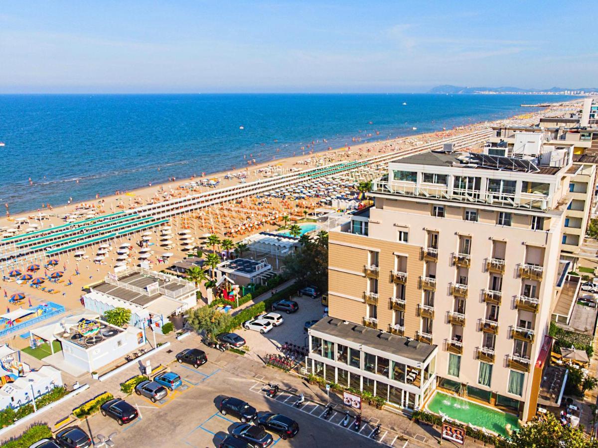 Adlon - Fronte Mare 3* Riccione