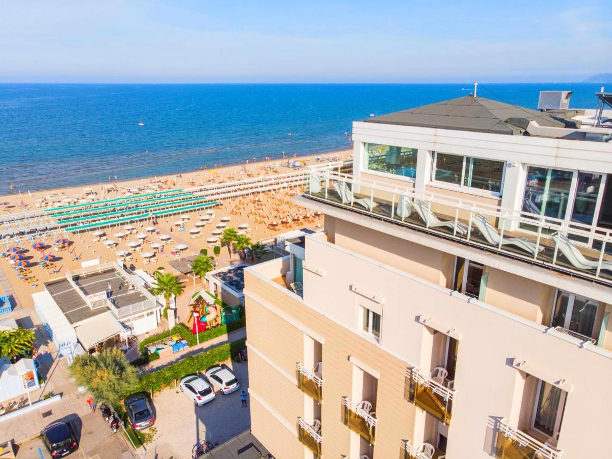 Adlon - Fronte Mare Riccione
