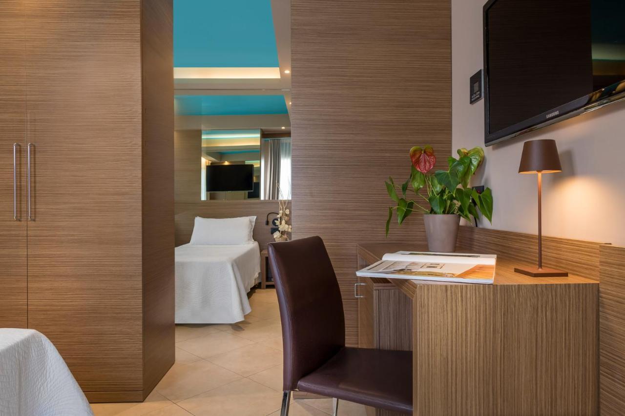 Adlon - Fronte Mare Riccione