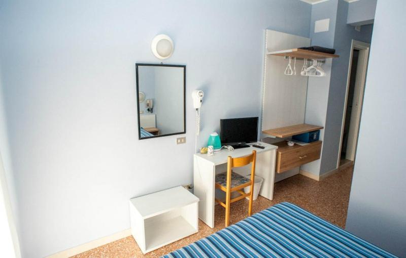Angeles - Fronte Mare 3*