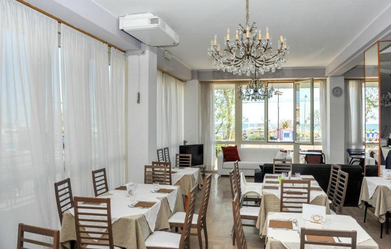 Hotel Angeles - Fronte Mare 3*
