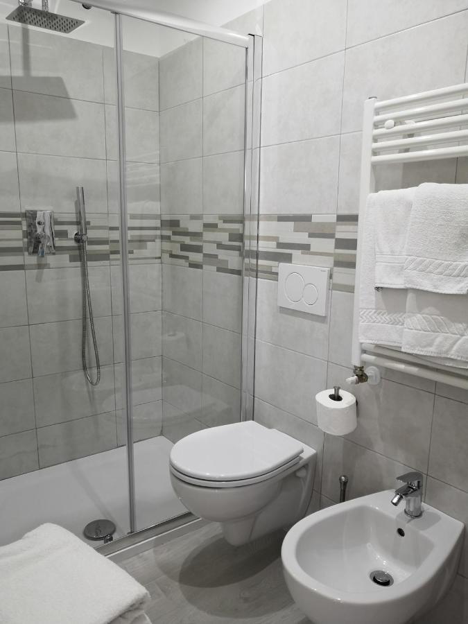 Iride Suite, Breakfast&brunch - Ideale Per Famiglie E Coppie 2*
