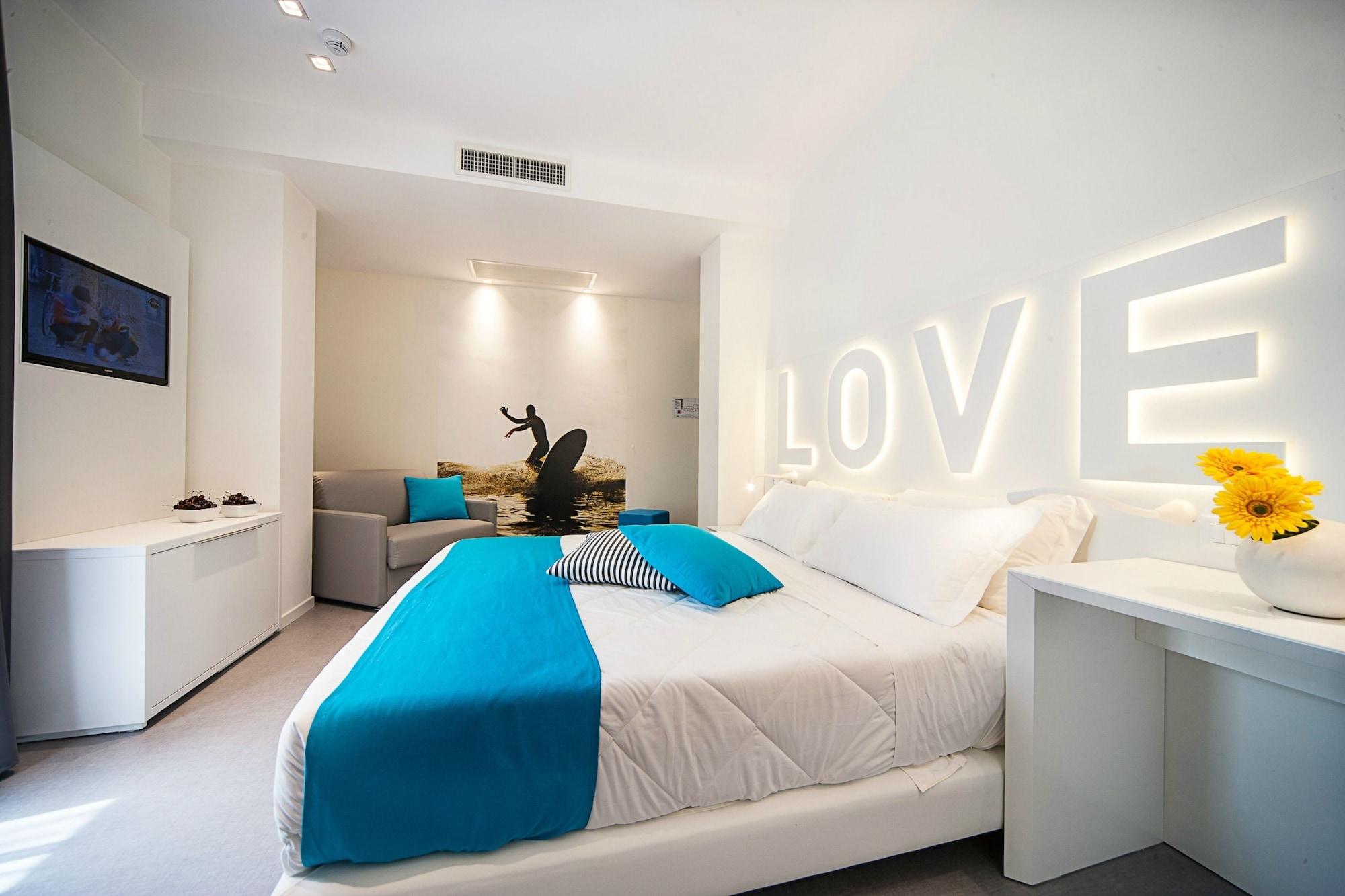 Boat - The Original 3* Riccione