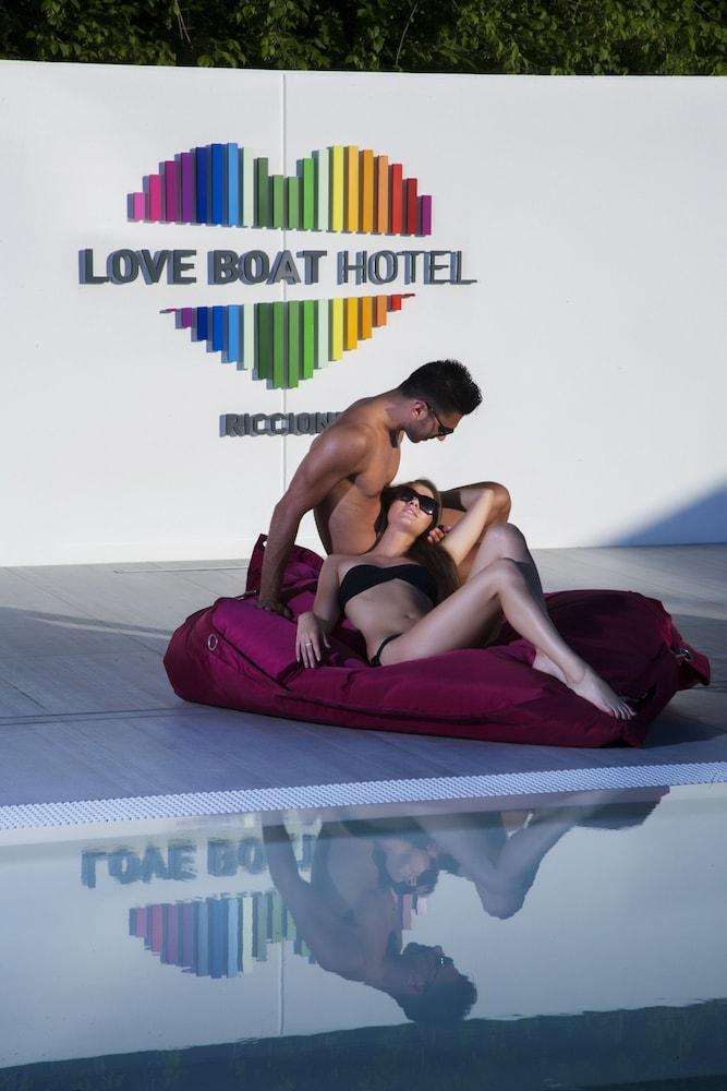 Boat - The Original Hotel