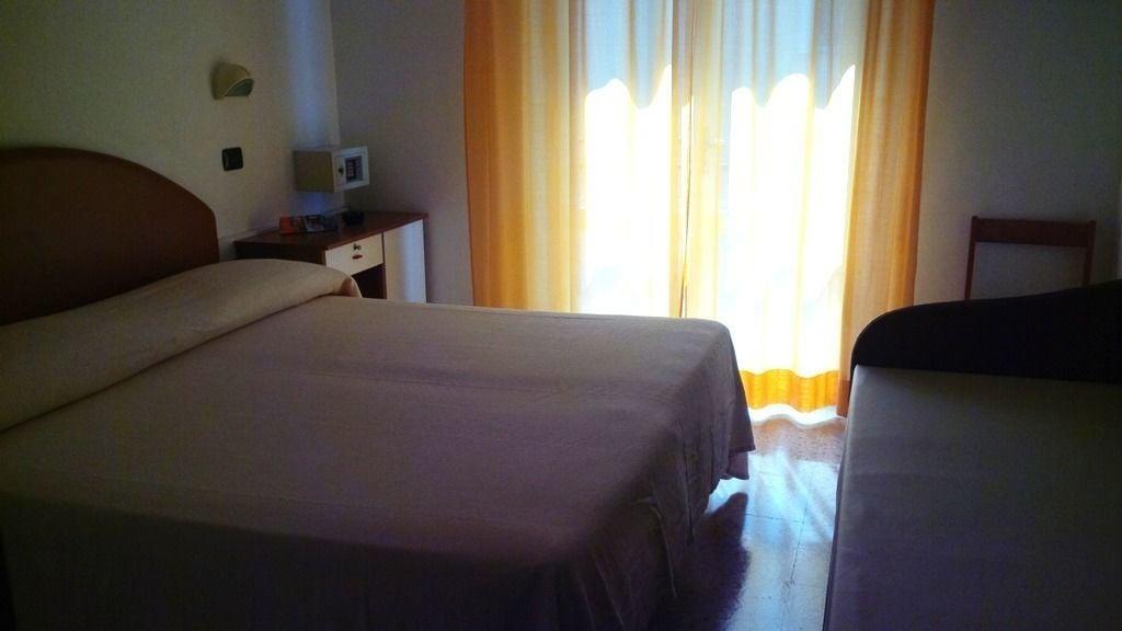 Hotel Trocadero 2*