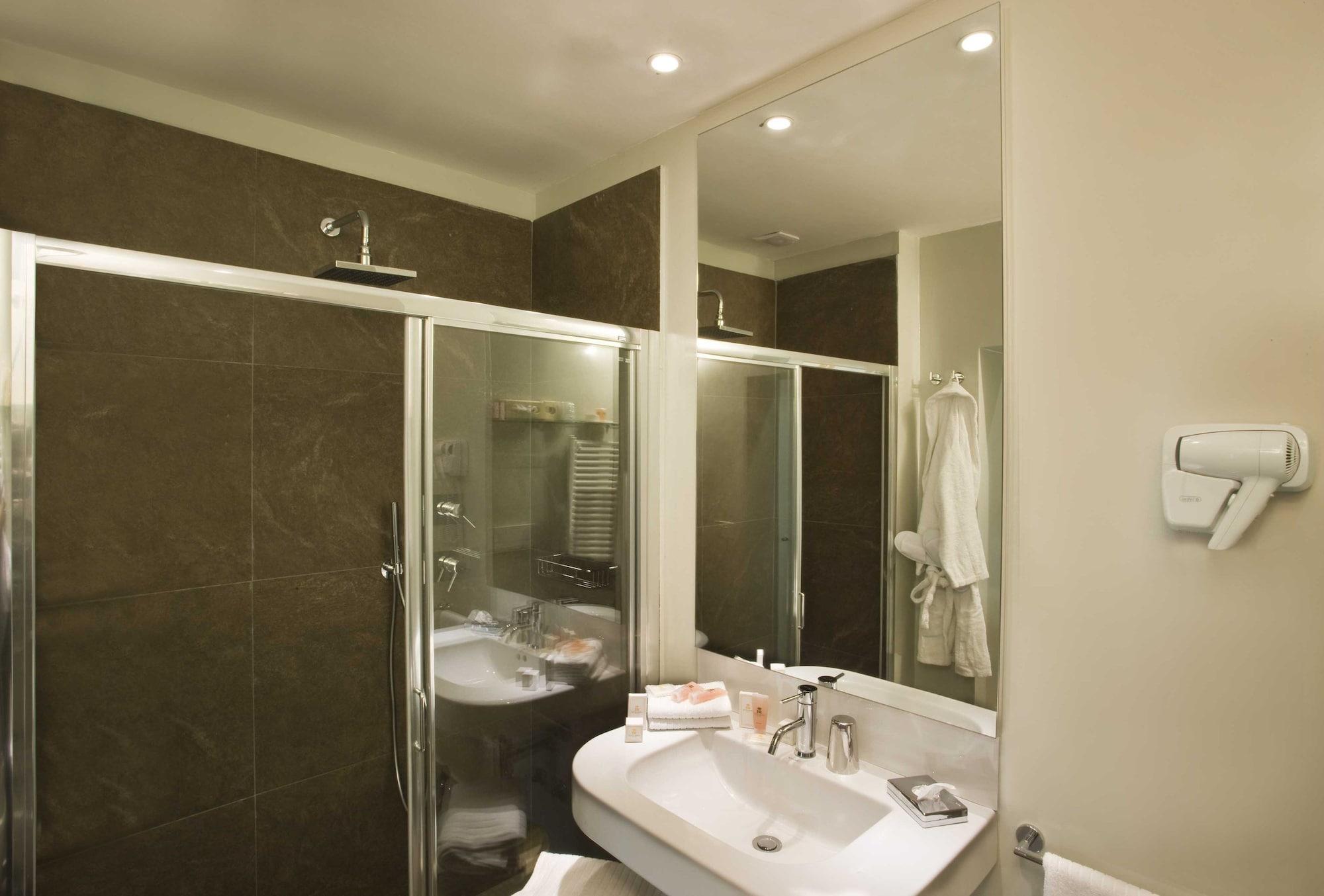 Roma Hotel 4*