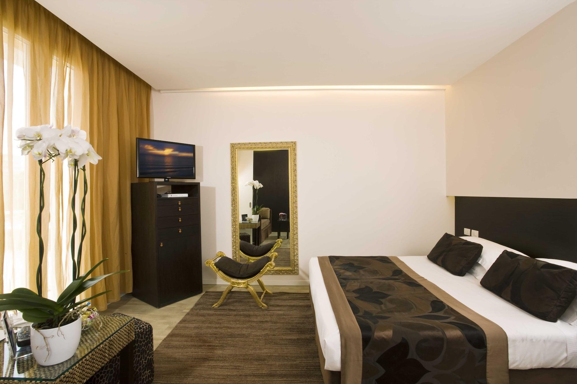 Roma Hotel 4*
