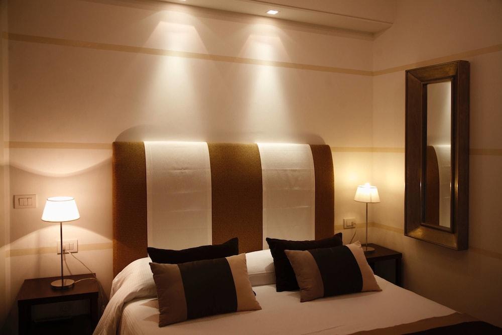 Lungomare Hotel 4*