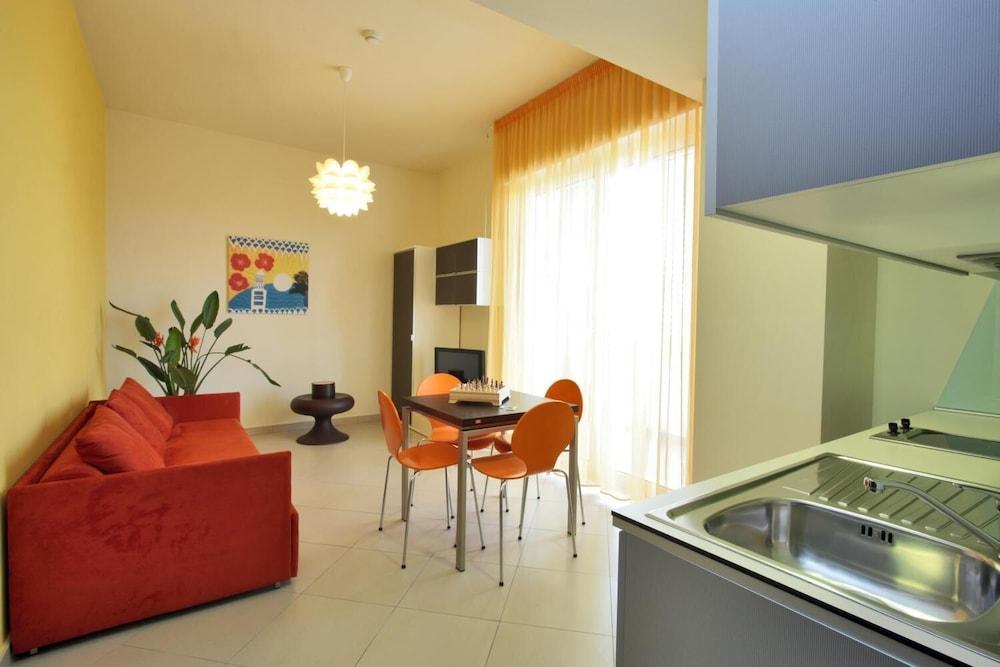 Noha Aparthotel 3*