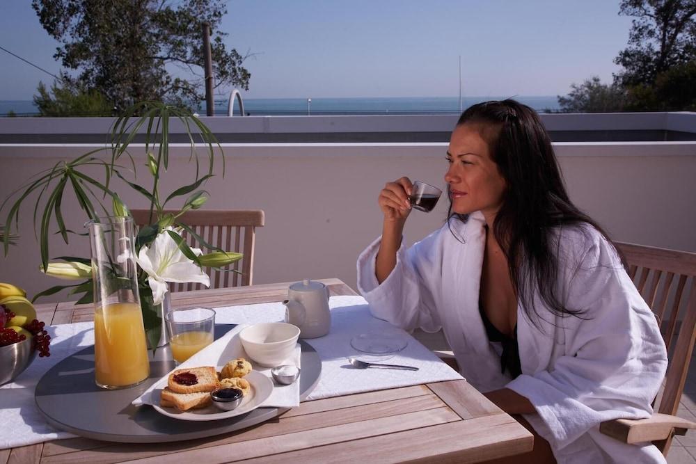 Noha Aparthotel Riccione