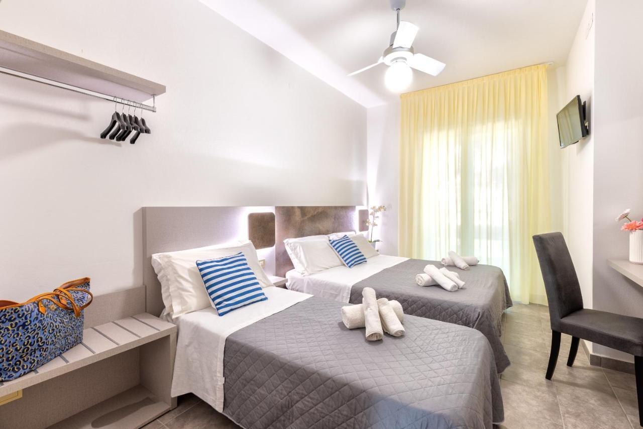 Condor - Con Piscina Hotel Riccione