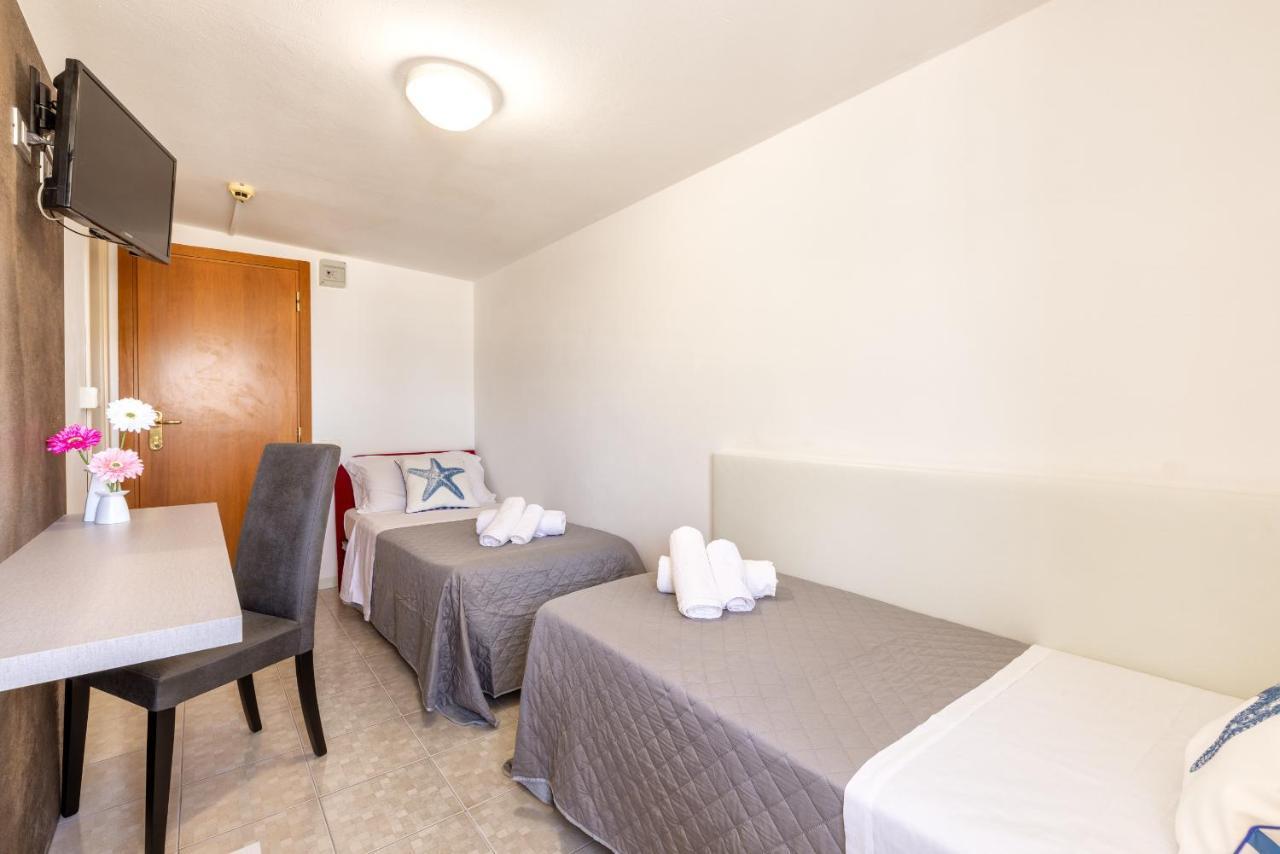 Condor - Con Piscina Hotel 2*