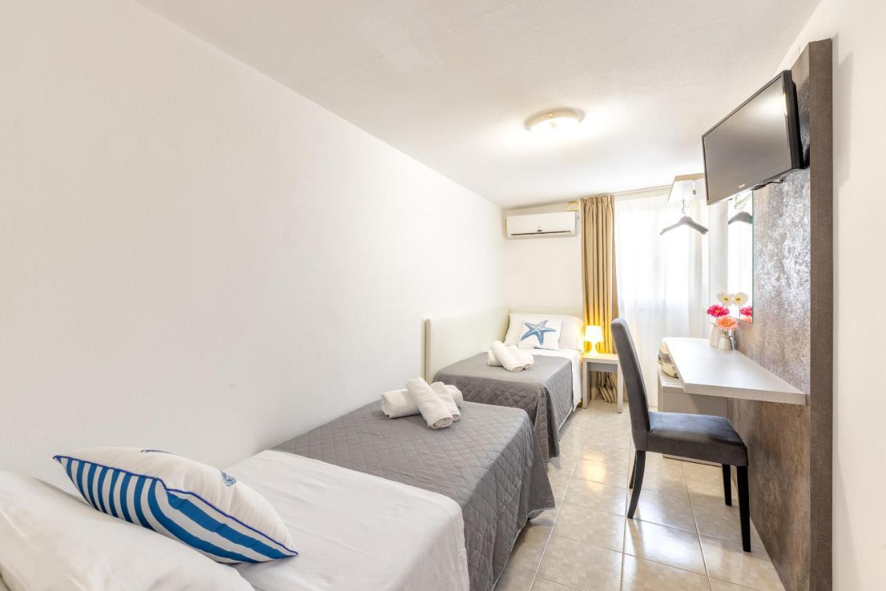 Hotel Condor - Con Piscina 2*