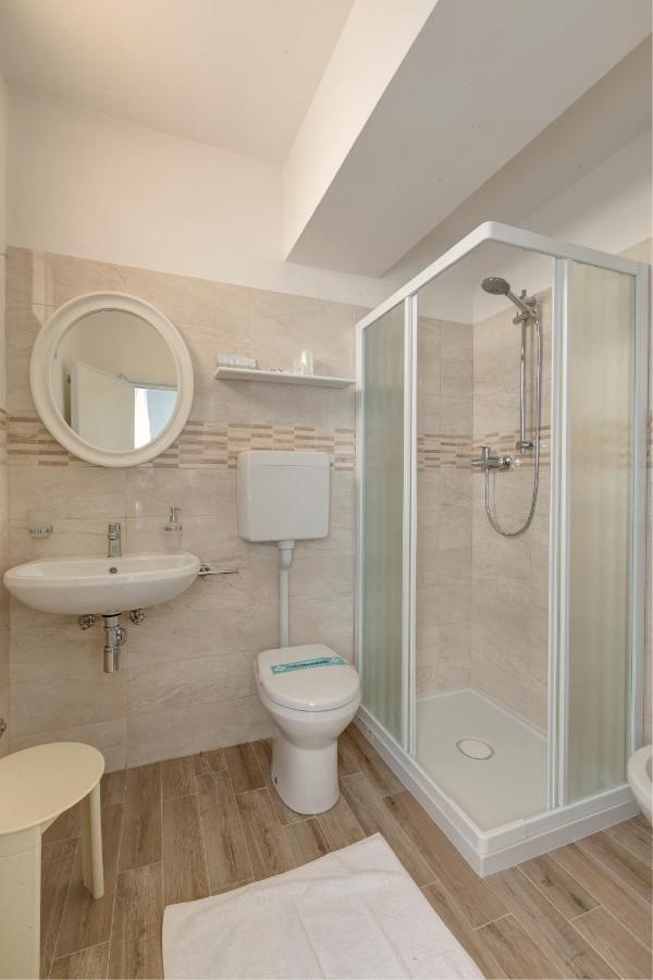 Condor - Con Piscina Hotel Riccione