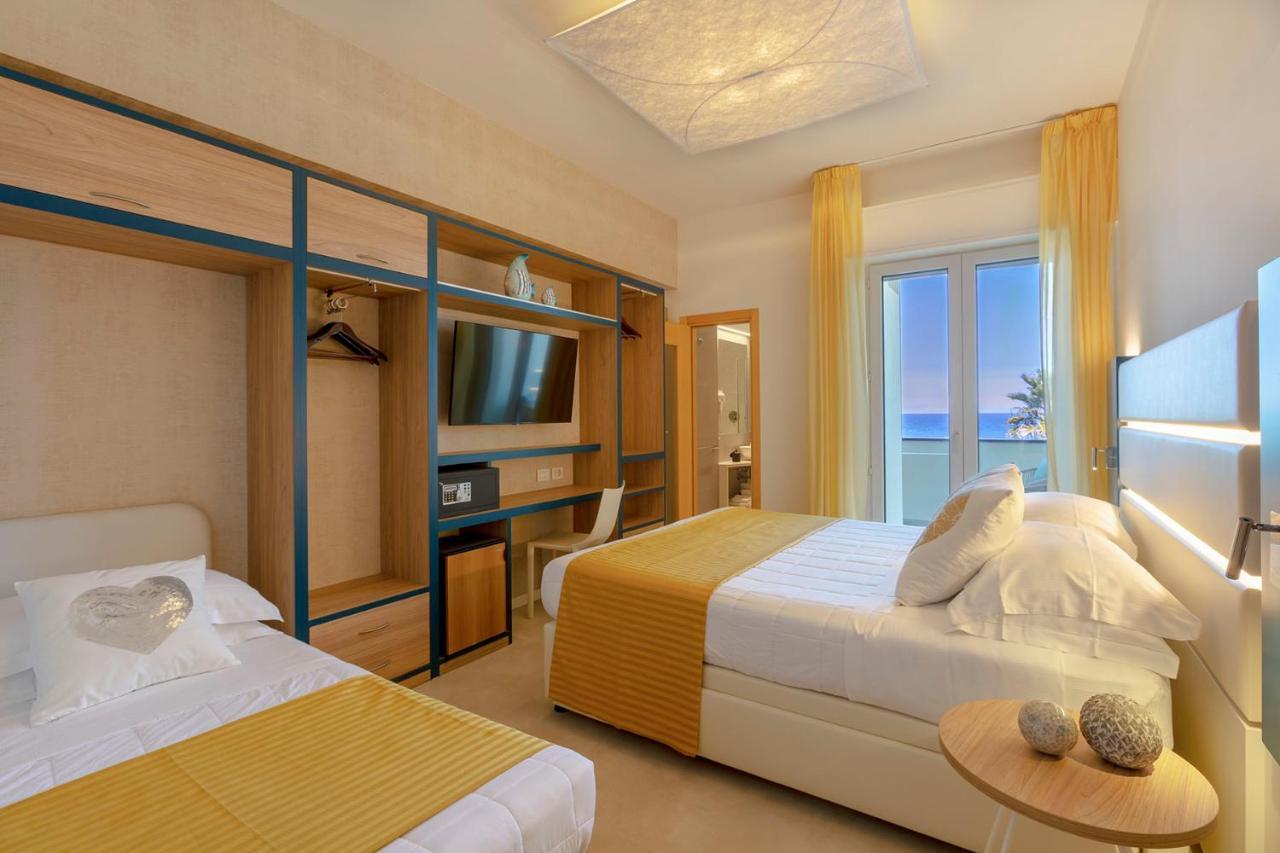 Hotel Commodore