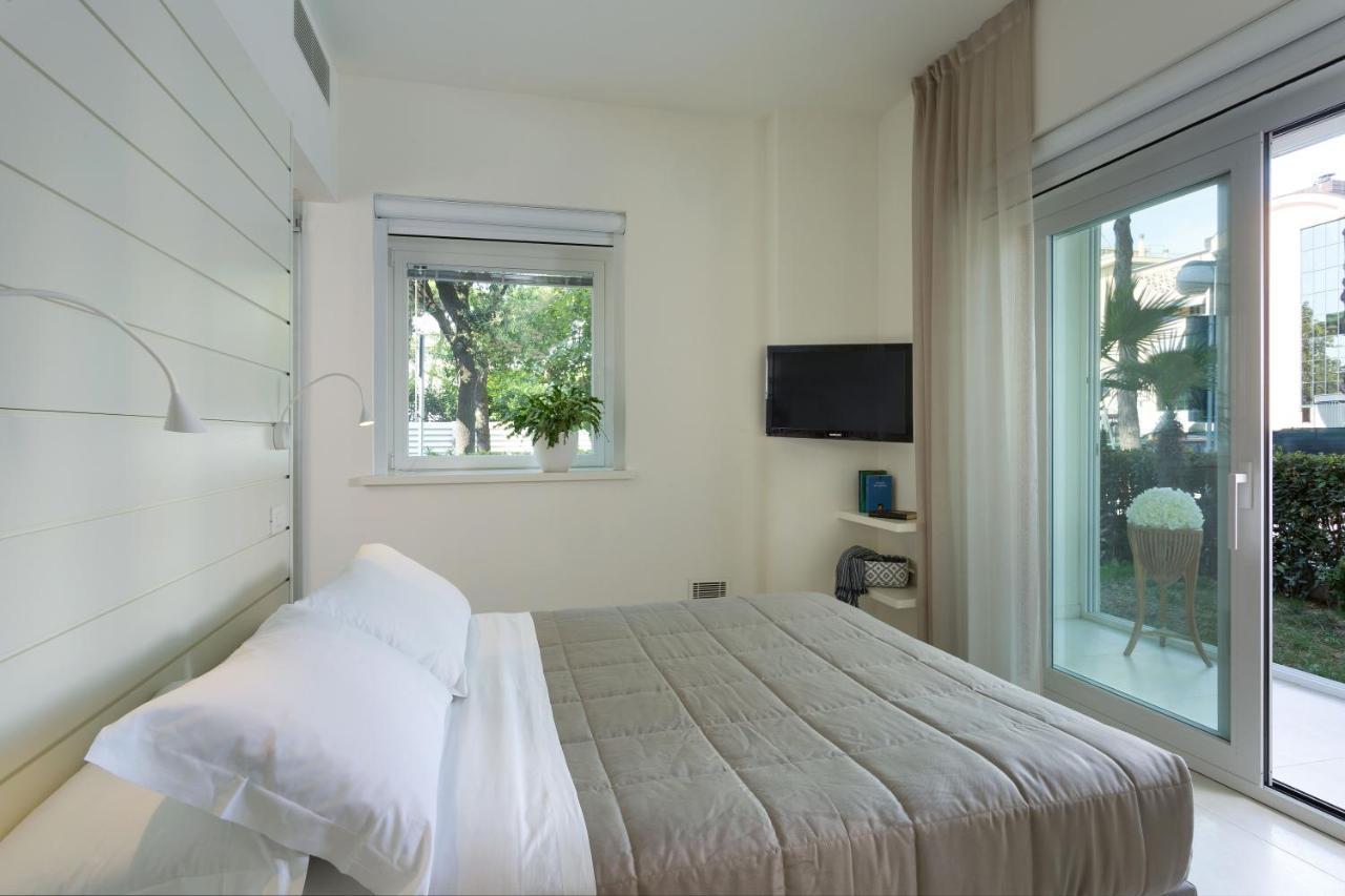 White Aparthotel 3*