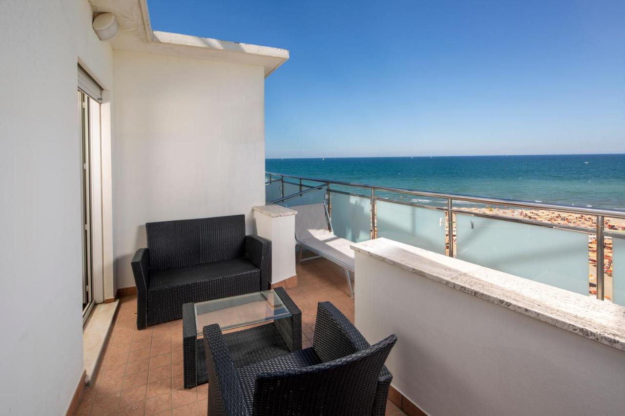 Des Nations - Vintage Sul Mare 4* Riccione