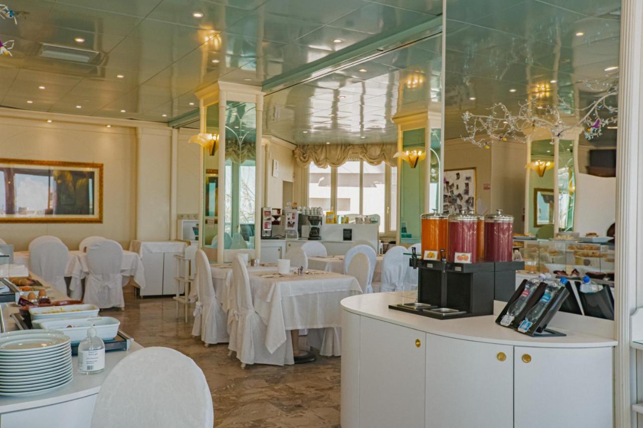 Des Nations - Vintage Sul Mare Hotel Riccione