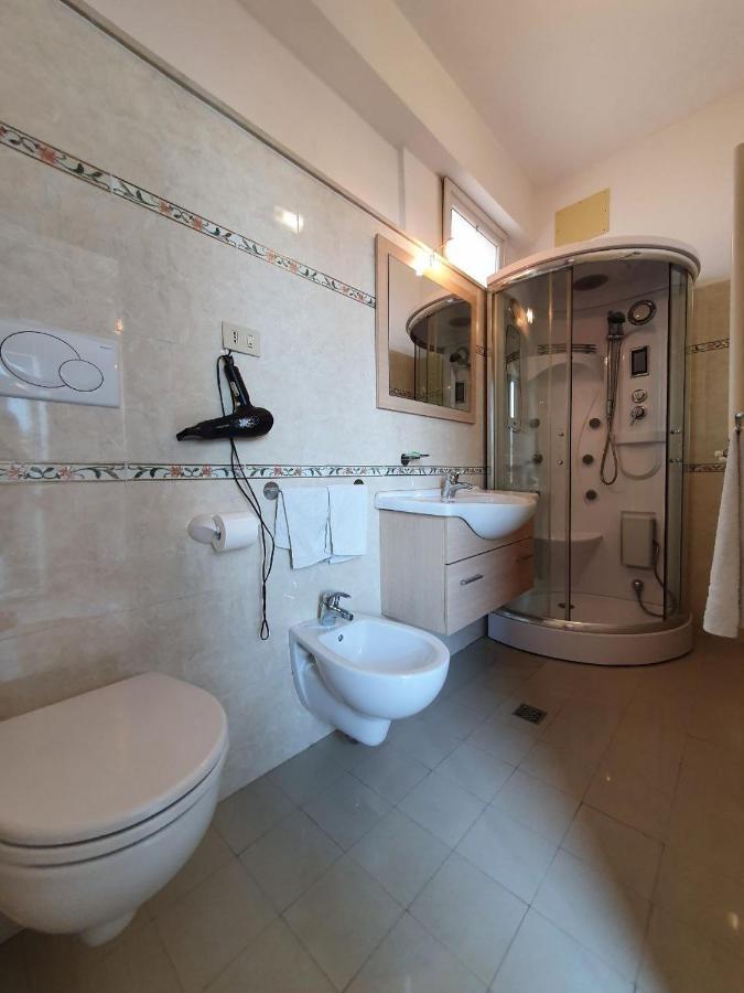 Moresco - Piscina Village Hotel Riccione