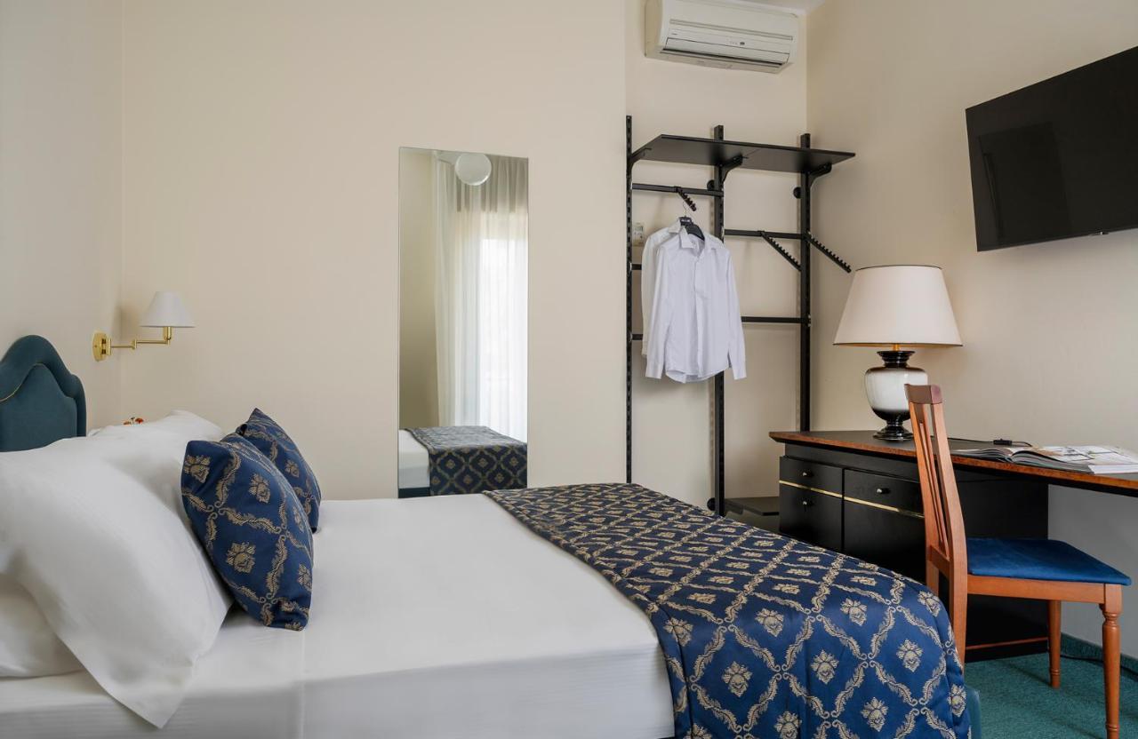 Stella Hotel 3*
