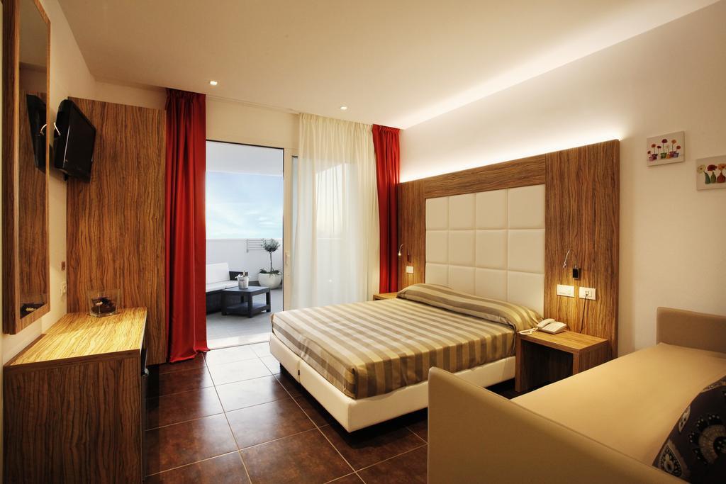 Fantasy Hotel 3*