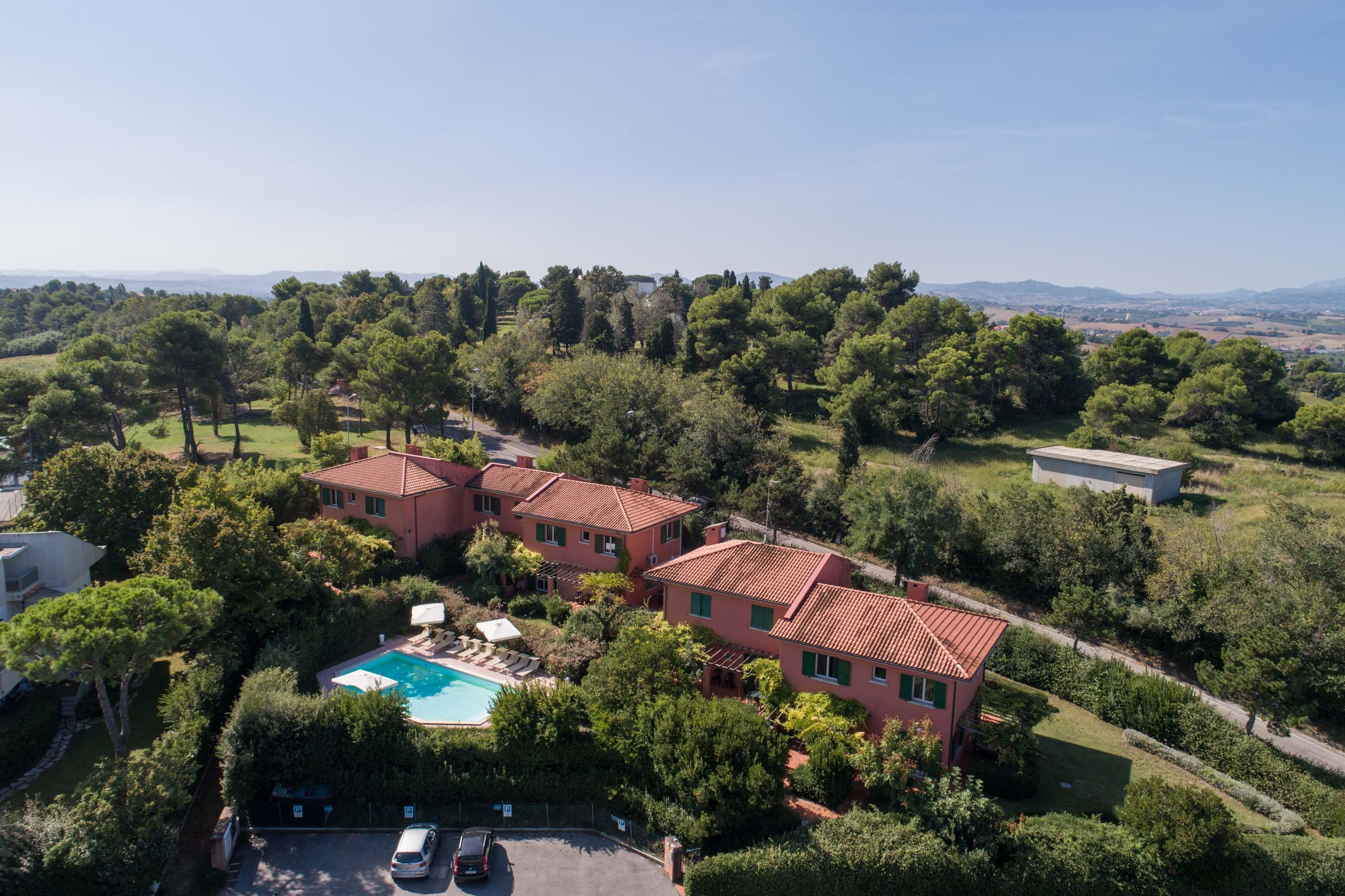 Residenze Al Colle Dei Pini Aparthotel