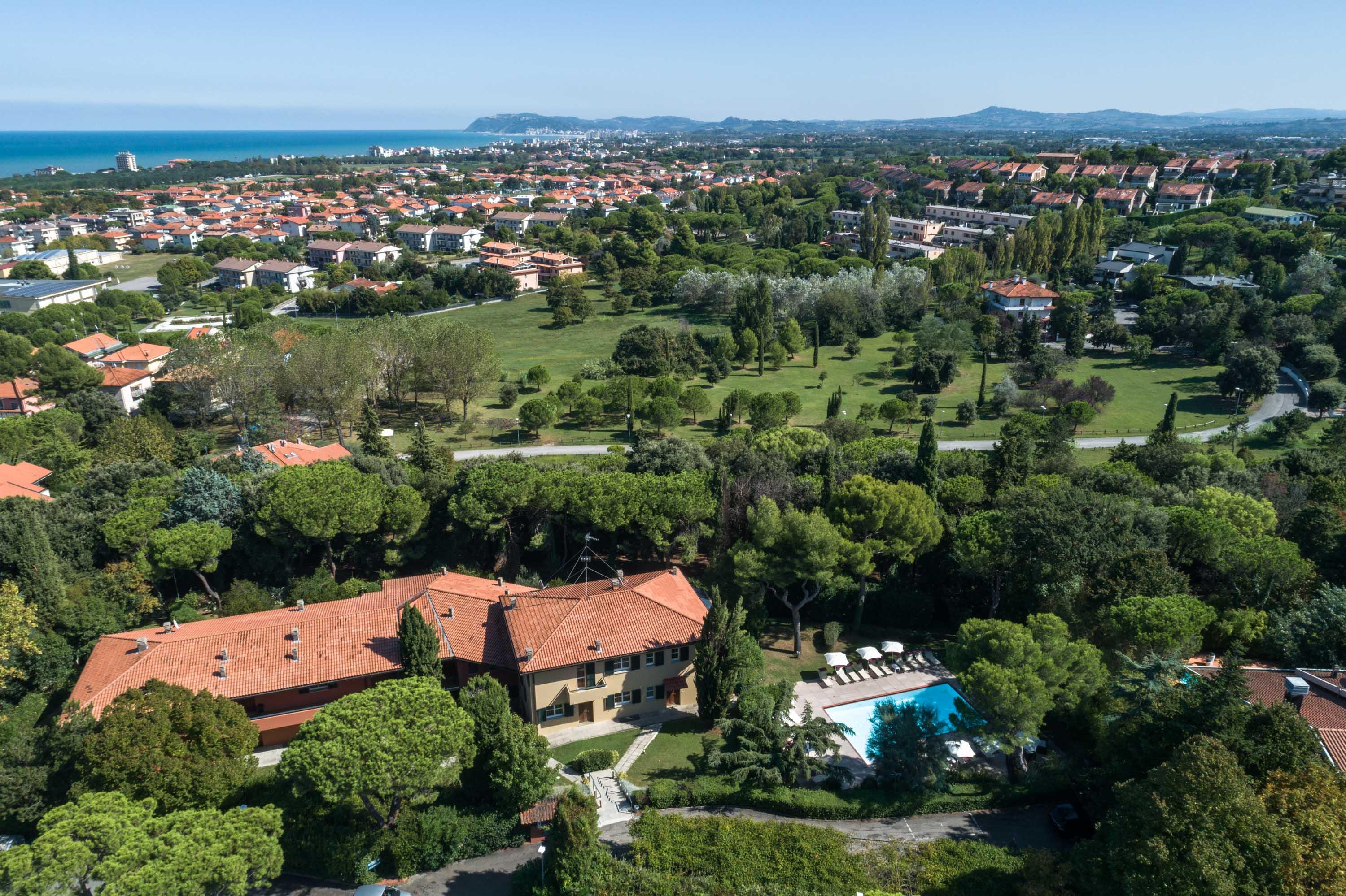 Residenze Al Colle Dei Pini Aparthotel 3*