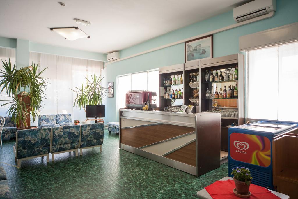 Madison Hotel 2*