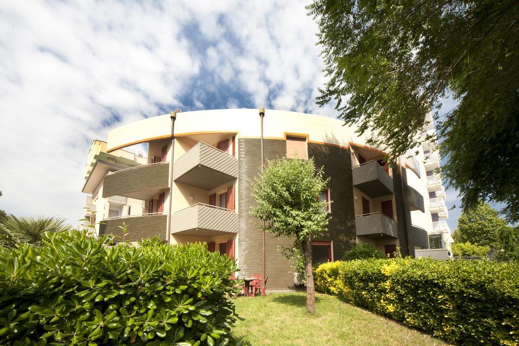 Aparthotel Aris