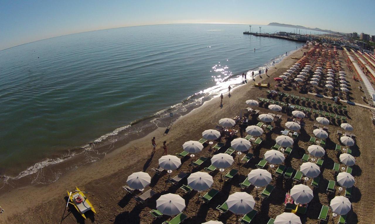 Rex - Fronte Mare 3*