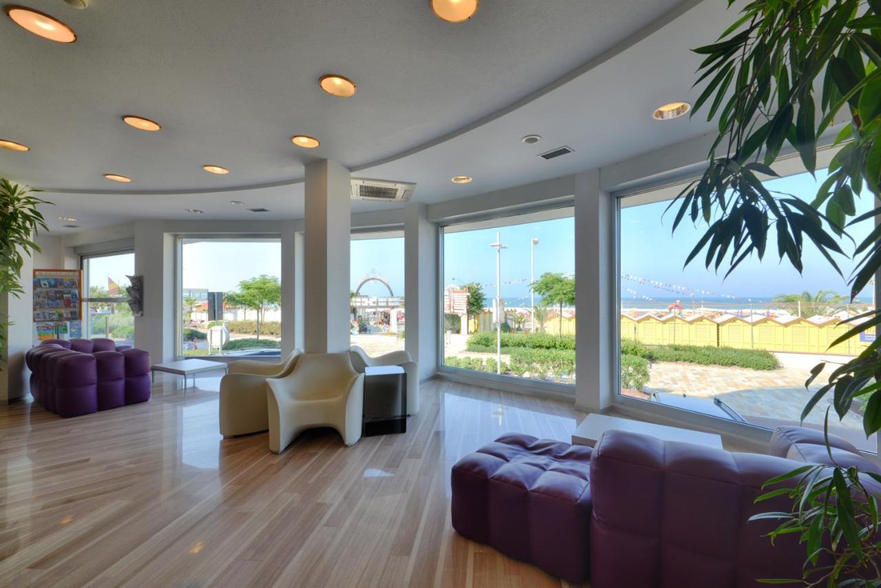Hotel Rex - Fronte Mare 3*