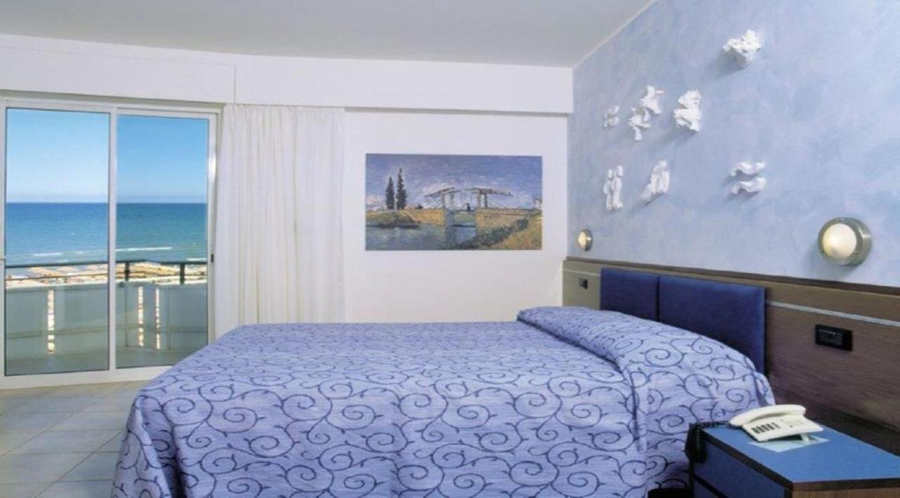 Rex - Fronte Mare 3*