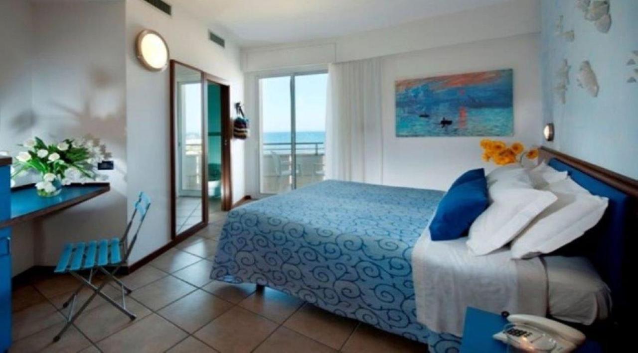 Hotel Rex - Fronte Mare 3*