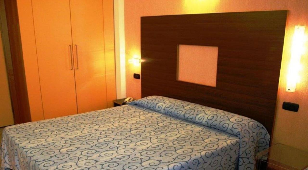 Rex - Fronte Mare Hotel 3*