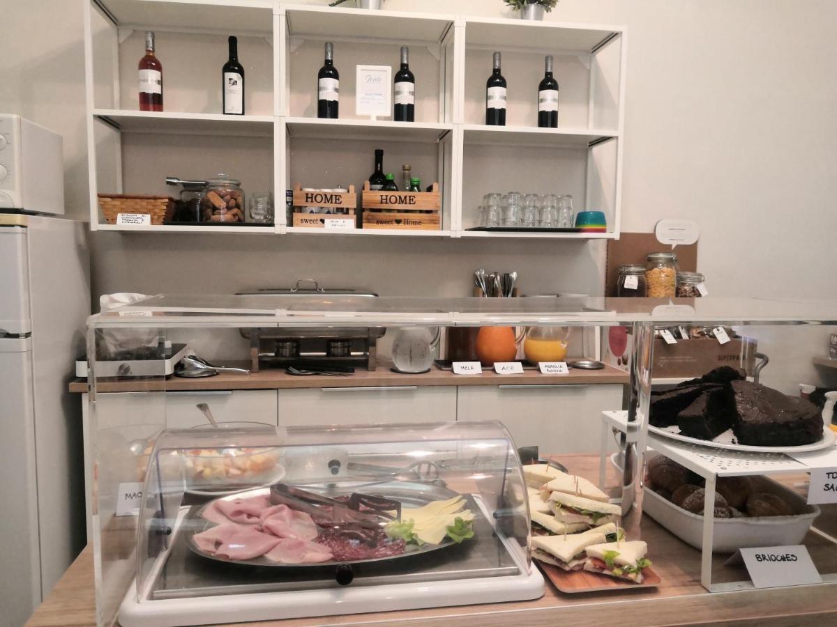 Iride Suite, Breakfast&brunch - Ideale Per Famiglie E Coppie Hotel 2*