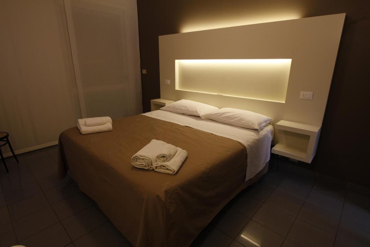Hotel Desire'