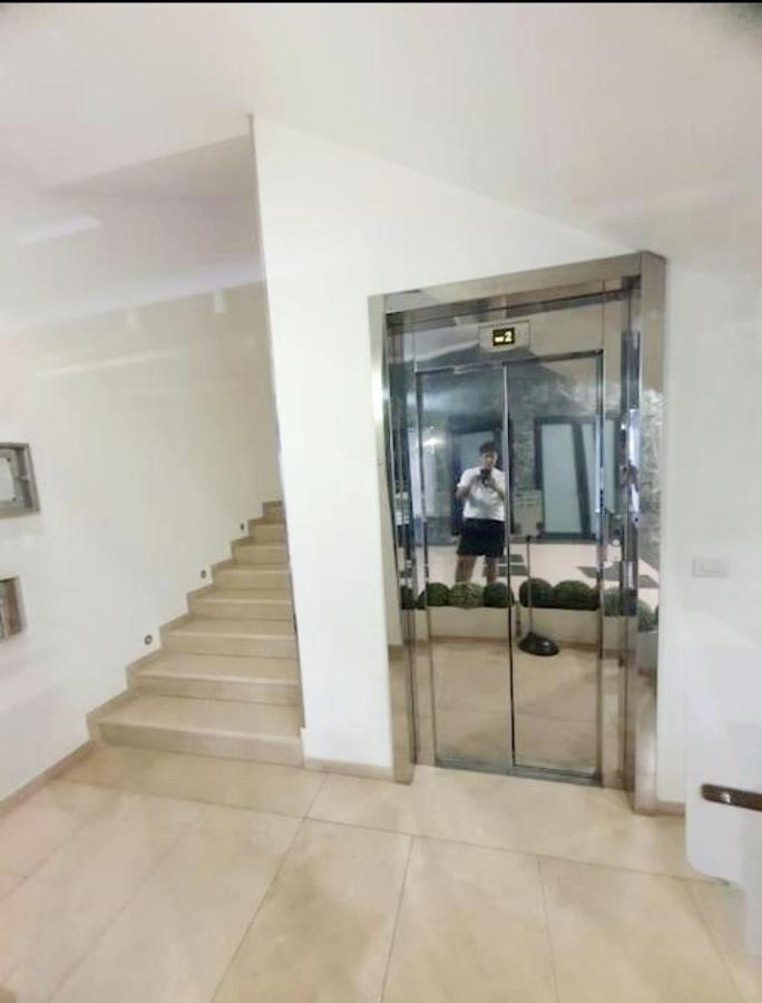 Appartamento Vista Mare In Viale Ceccarini Angolo Dante *