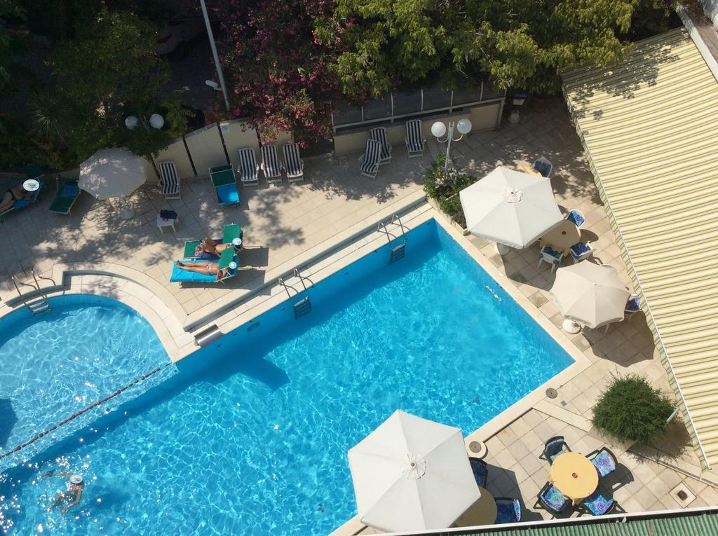 Hotel Vienna Touring 4*