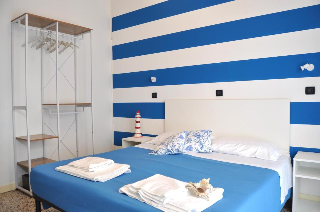 Hotel Susy - Ambienti Rinnovati 2022 - Direttamente Su Viale Dante E A Due Passi Dal Mare Riccione