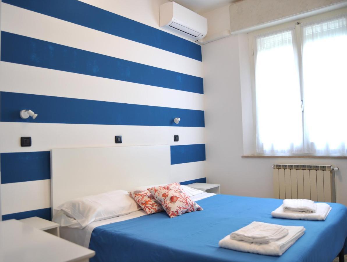 Hotel Susy - Ambienti Rinnovati 2022 - Direttamente Su Viale Dante E A Due Passi Dal Mare Riccione