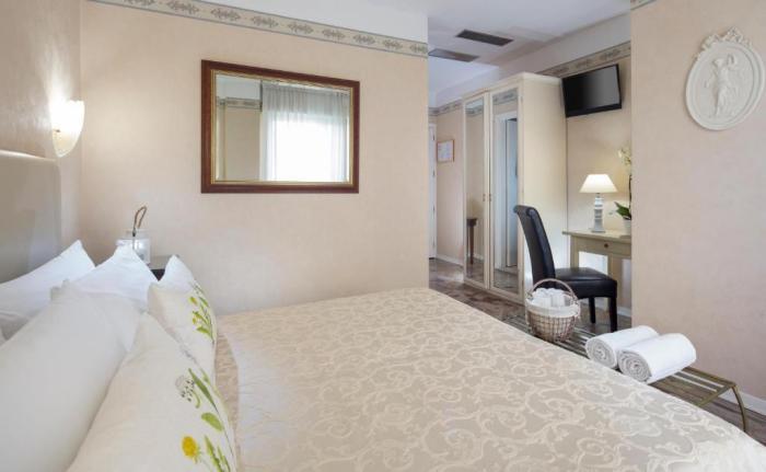 Apollo Hotel