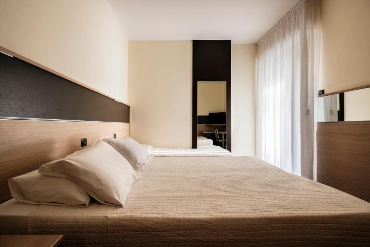 Augustus Hotel 4*