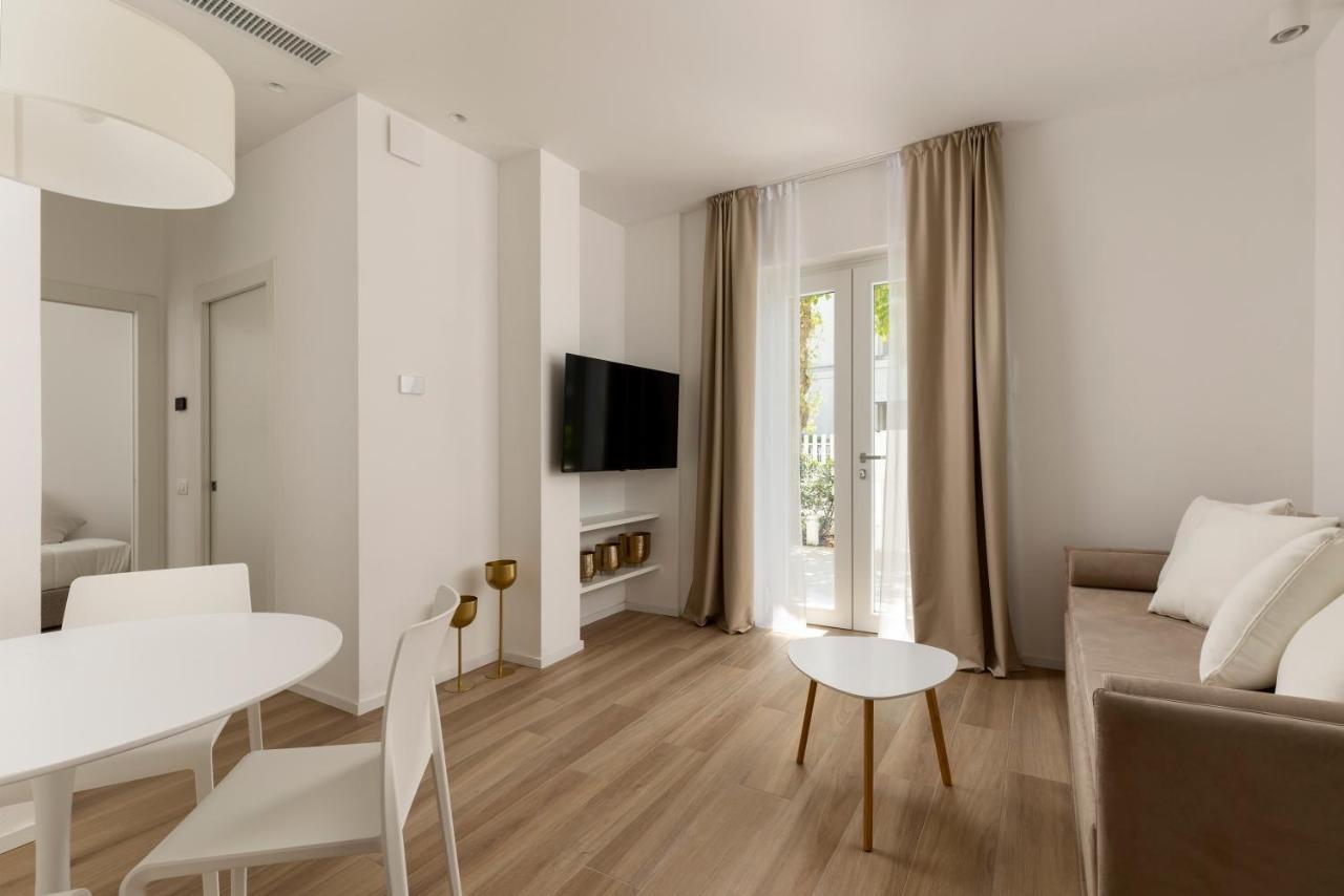 The Palm Aparthotel *
