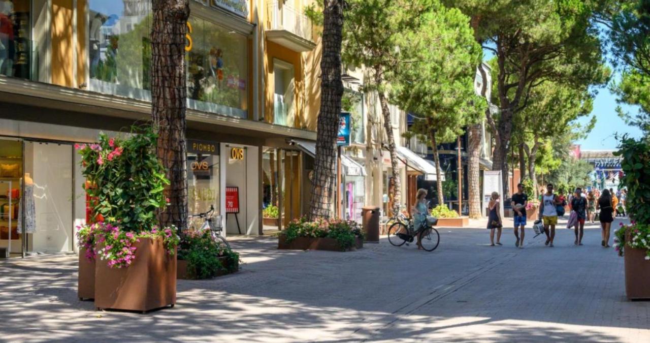 Blancohouse Viale Ceccarini