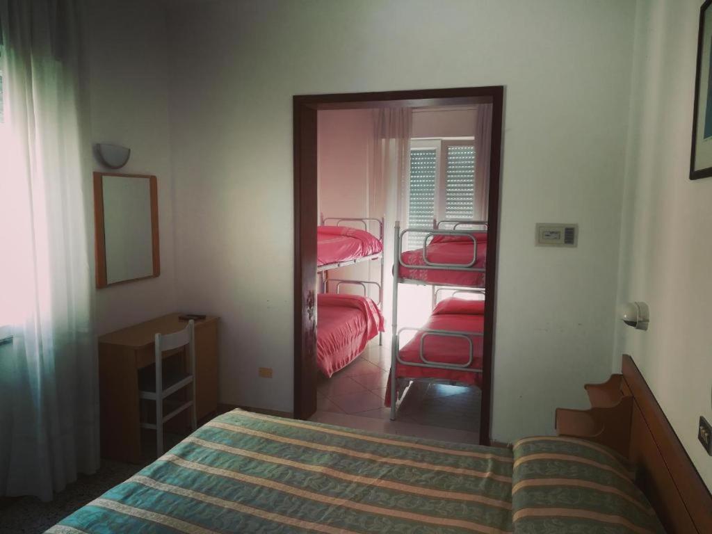 Moresco - Piscina Village Hotel