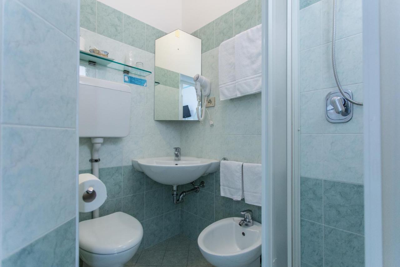 Hotel Caprice B&B - In Centro A Riccione Hotel 3*
